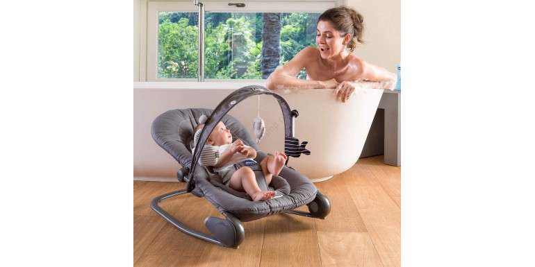 Leżaczki i bujaczki uspokajające – czy naprawdę pomagają? Poradnik dla młodych mam